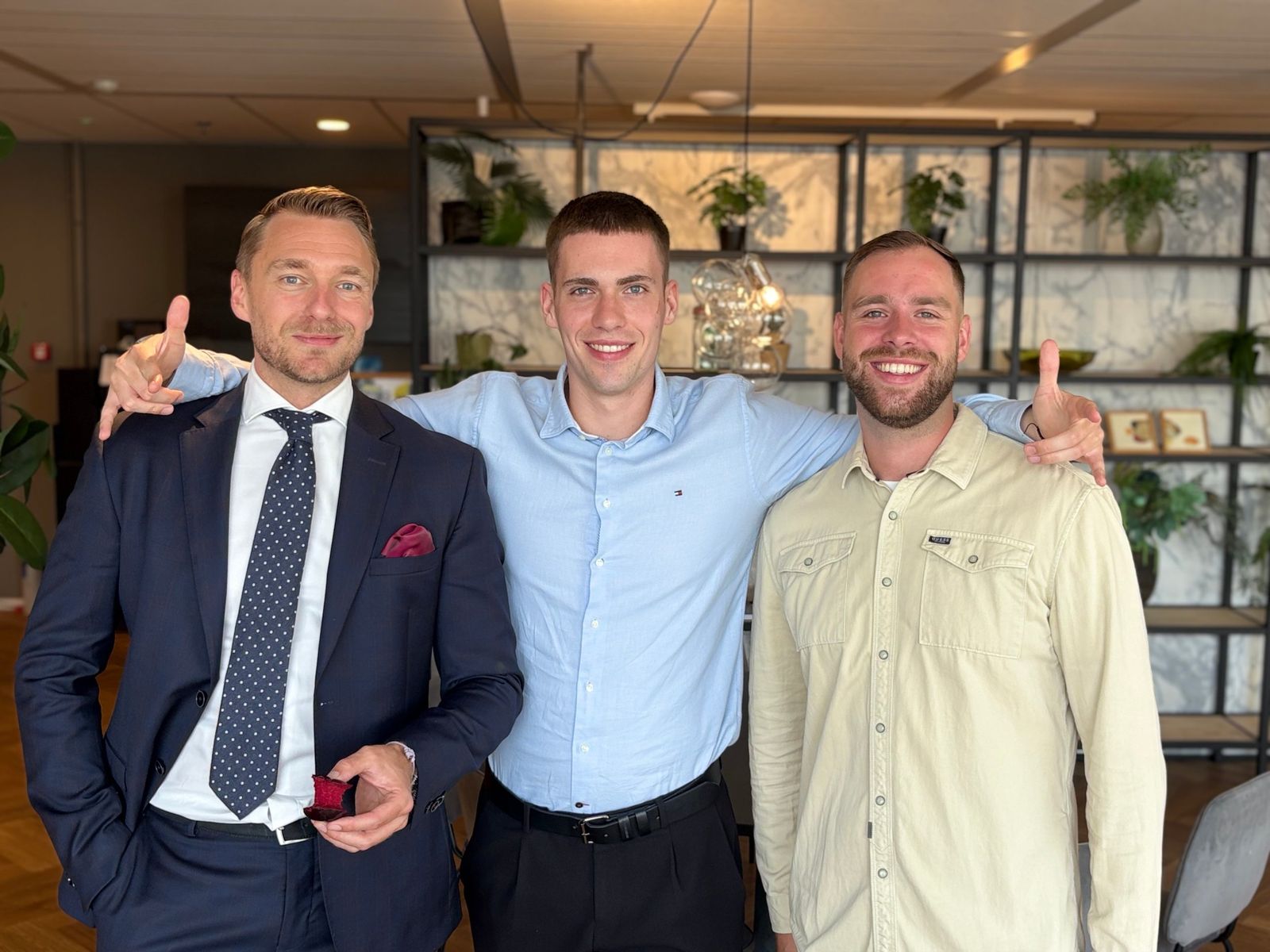 Het FSN-team samen op kantoor in Rotterdam